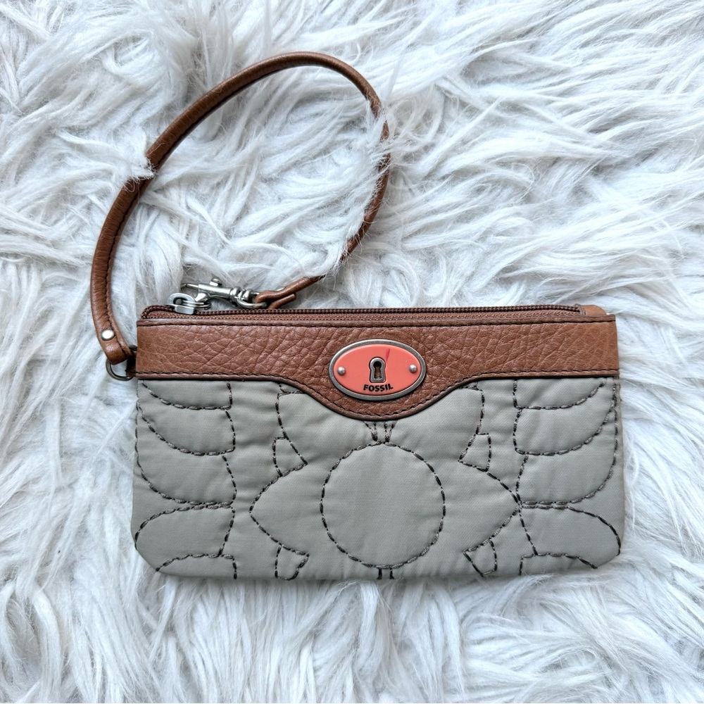 FOSSIL Key Per Quilted Leather Brown Floral Top Zip Wristlet/Wallet Classic